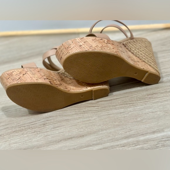 Worn once! In excellent condition. Stuart Weitzman 5050 wedge Sz 11 - Picture 4 of 5